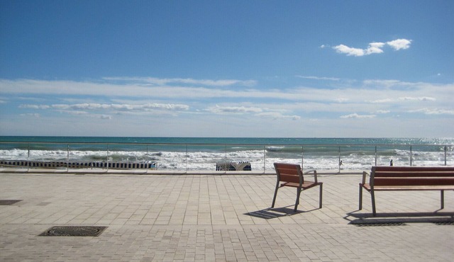 Romantic double room, breakfast included in the Penedés near Mediterranean