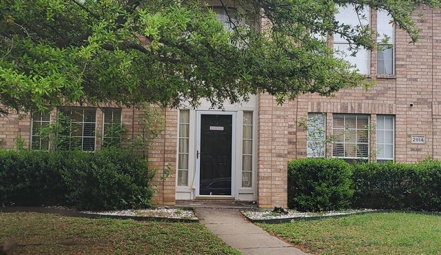 Romantic double family home with spacious ready set barbecue backyard in Dalllas