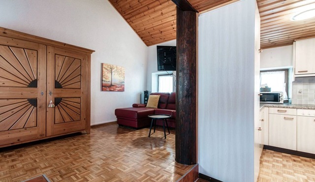 Romantic duplex a stone's throw from the EOC (CASA GIANNA)