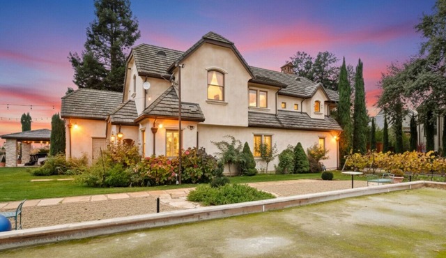 Romantic Elegance + Vineyard Views