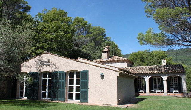 Romantic elegant villa with private pool, park and spectacular views