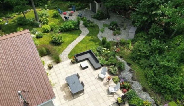 Romantic Escape with Spa | Eau Petit Chalet