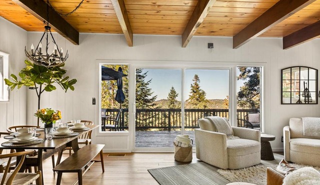 Romantic & Family Friendly Chalet In The Woods