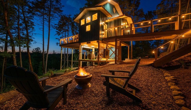 Romantic Forest Birdhouse Hot Tub Loftnet Firepit