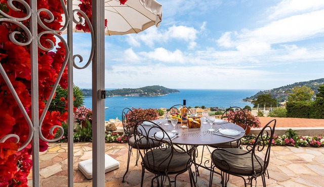 ROMANTIC VILLA VI4412 By Riviera Holiday Homes