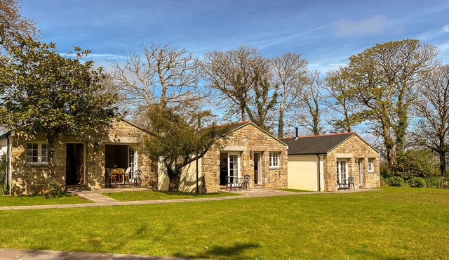 Romantic fully equipped self-catering cottage