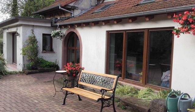 ROMANTIC GARDEN GITE