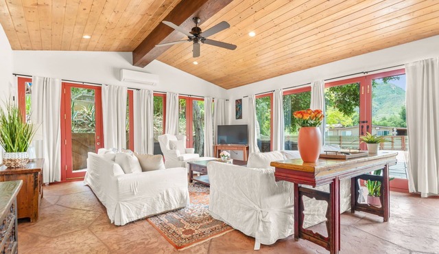 Romantic Garden Cottage Cozy 1BR Escape