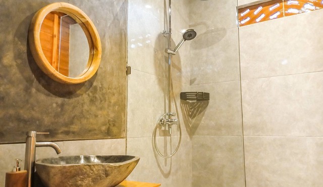 Romantic Gateaway with Free Floating Breakfast