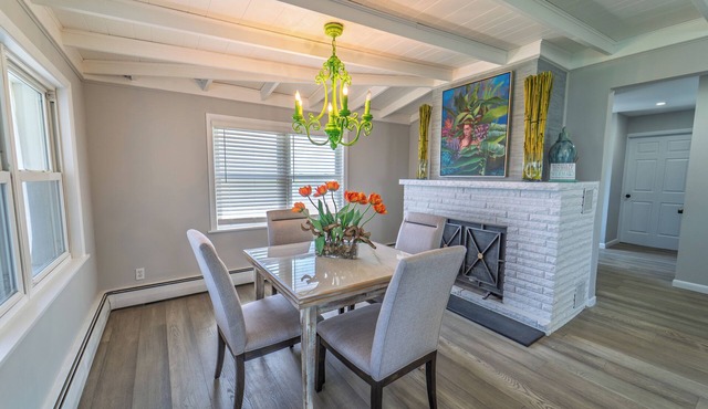 Romantic gateway house on the private lake