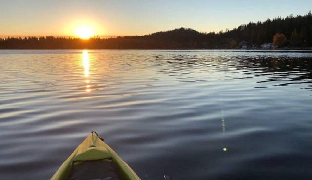 Romantic Get-a-ways, family lake fun, warm dry Summer activities, bird watching.