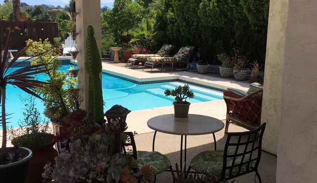 Romantic Get Away or Solitude for the Solo Traveler 3 Night Min, Weekly Discount