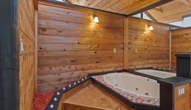 Romantic getaway. Cabin w/Indoor Soaking Tub