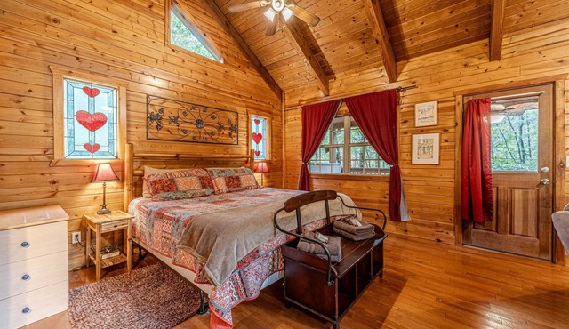 Romantic Getaway Cozy Cabin | 1BR 1BA | Hot Tub | Jacuzzi | Pet Friendly