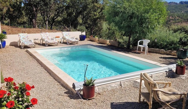 Romantic getaway for 2 at Domaine des Canebières with private pool