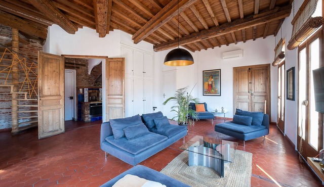 Romantic Getaway in the Heart of Perpignan