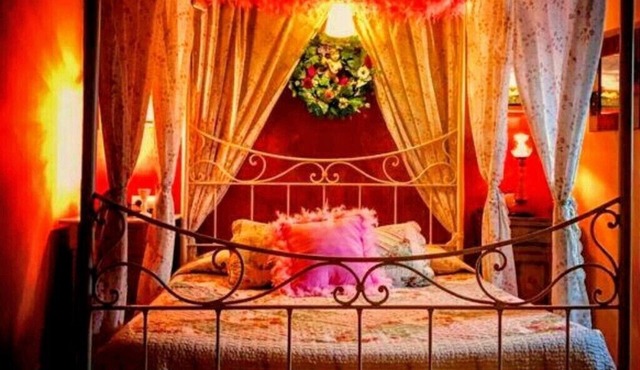 Romantic getaway to Valeria, Spain