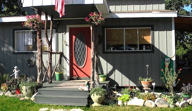 Romantic Getaway for Two at Deluxe Cabin between San Antonio and Austin, Texas