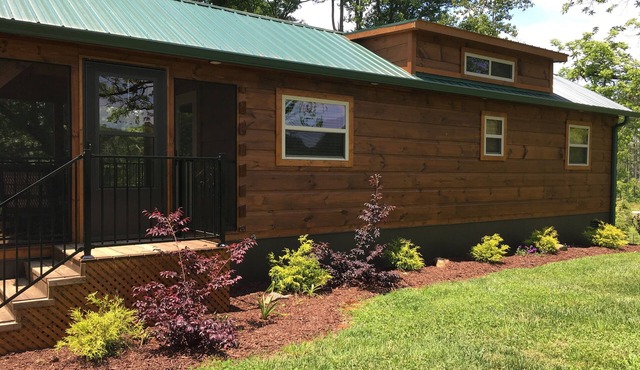 Romantic Getaway! 15 min to Lake Lure/Chimney Rock/45 Min Blue Ridge Parkway