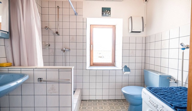 Romantic Gioiello in the village center of Loro