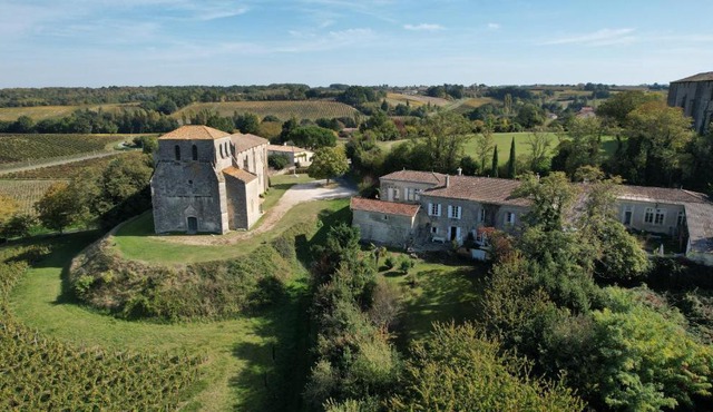 Romantic Gite nr St Emilion with Private Pool and Views to Die For