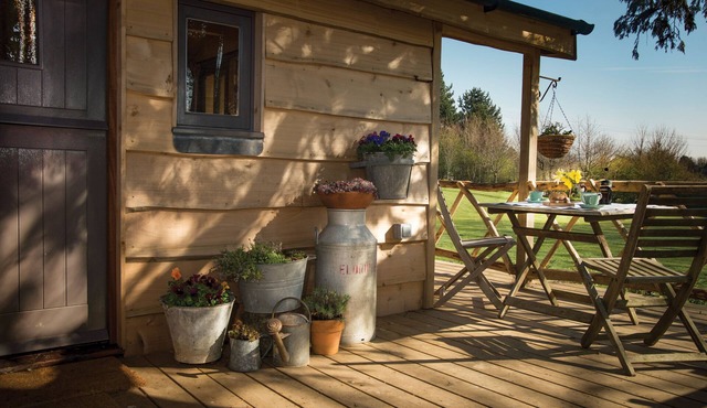 Romantic glamping cabin near beautiful Rye