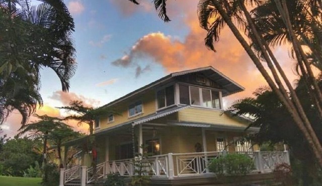 Romantic Hana Hideaway, Big Ocean Views, Old Hawaii Charm