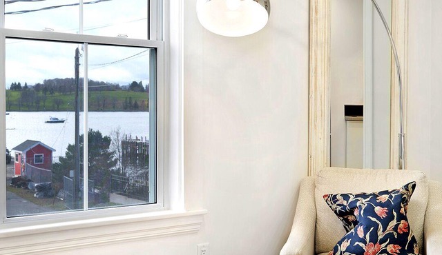 Romantic Harbour Hideaway in the heart of old-town Lunenburg