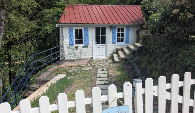 Romantic hideaway in Jumilhac: The Nest, a riverside gem near the château