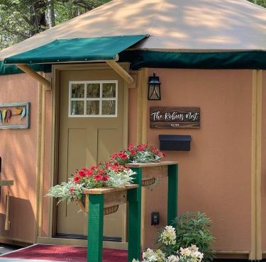 Romantic Hot Tub Get-A-Way!