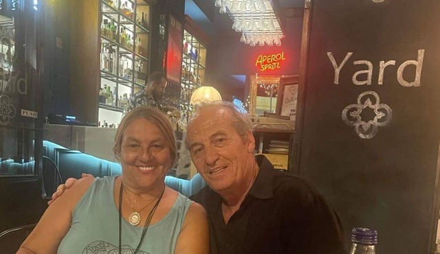 Romantic House for 6 Adults Near Stores , Parkways, WiFi. TV Every Room