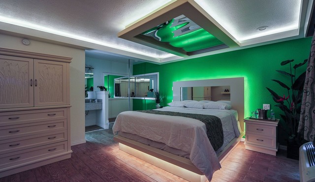 Romantic Inn & Suites