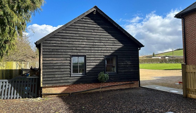 Romantic King Bed Countryside Couples Cabin