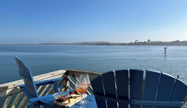 Romantic King Bed Studio ~ STUNNING VIEWS Bodega Bay - Perched over the water!