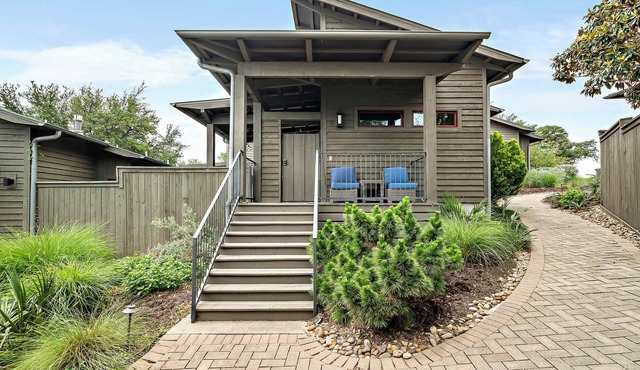 Romantic Lake Cabin | 1BR | Pickleball | BBQ