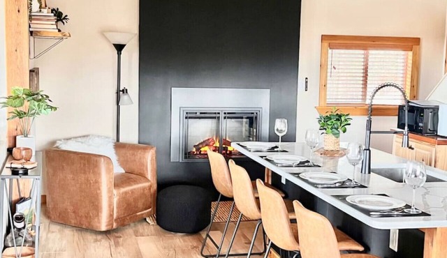 Romantic Lakefront Cabin | Hot Tub + Incredible Views