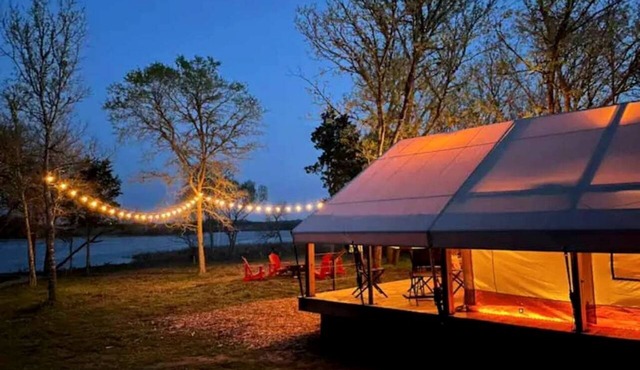Romantic Lakefront Safari Tent with Fire Pit and Peaceful Views near Bastrop, Texas