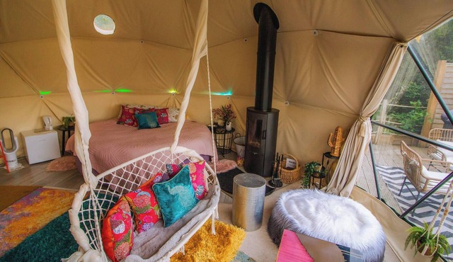 Romantic Lakeview Dome