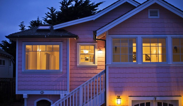 Romantic Light Filled Coastal Beach Cottage.