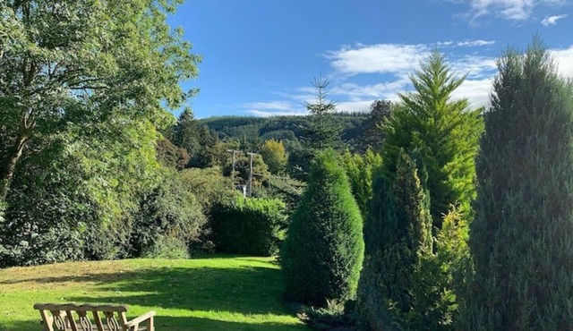 Romantic Log Cabin With Hot Tub