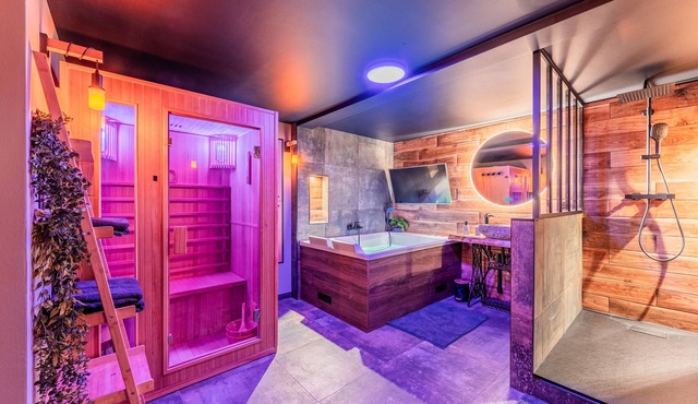 ⚜️ Romantic Love Room | Jacuzzi, Sauna & Terrace | Near Strasbourg 💕