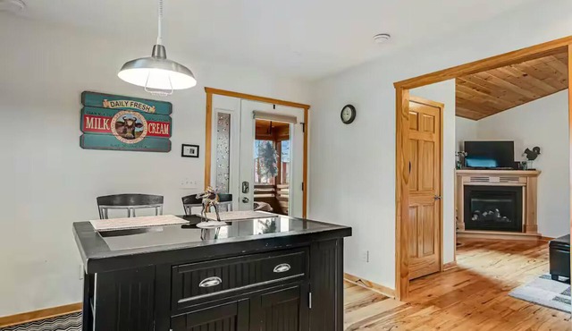 Romantic Luxe cabin in beautiful New Lisbon