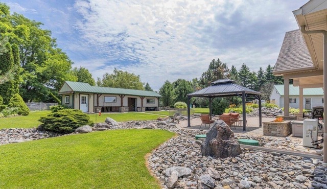 Romantic & Luxurious 2-bedroom Guest House