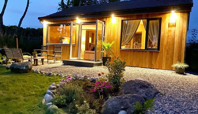 Romantic, luxury lodge on the NC500 - Druid House Lodge