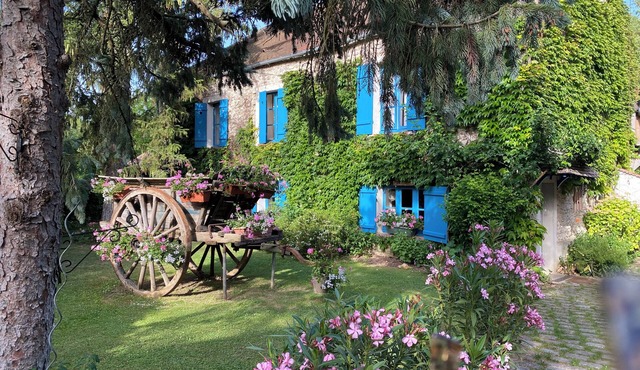Romantic Mill Filled with Charm with Easy Drive to Paris