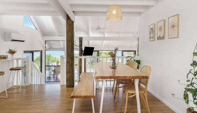 Romantic mountain getaway with stunning views, spa and sauna