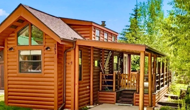 Romantic Mountain Getaway minutes to Breckenridge and on shuttle route