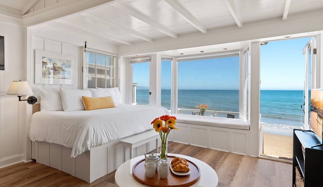 Romantic Oceanfront Studio With Private Deck | Right On The Sand!