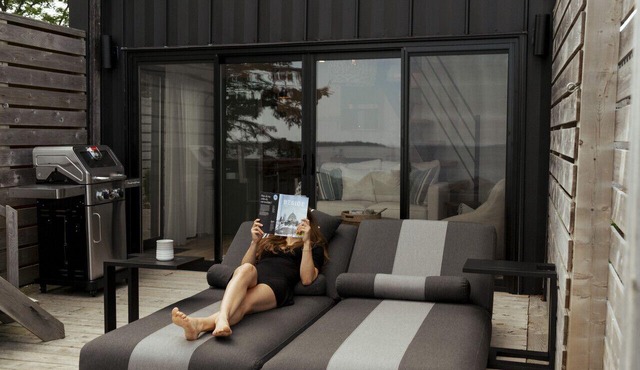 Romantic Oceanfront Retreat - Hot tub