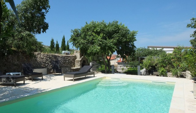 Romantic old town house with patio, private pool and free Wi-Fi